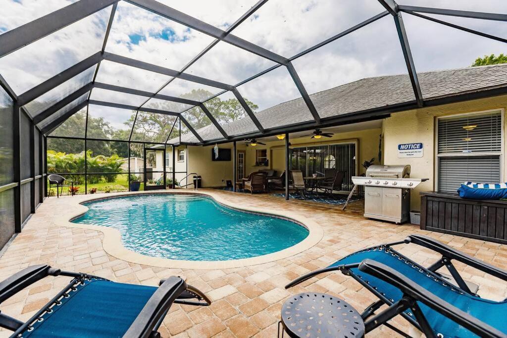 Sunny Oasis Getaway -Heated Pool-Mini Golf-Near Beach Нокомис Екстериор снимка