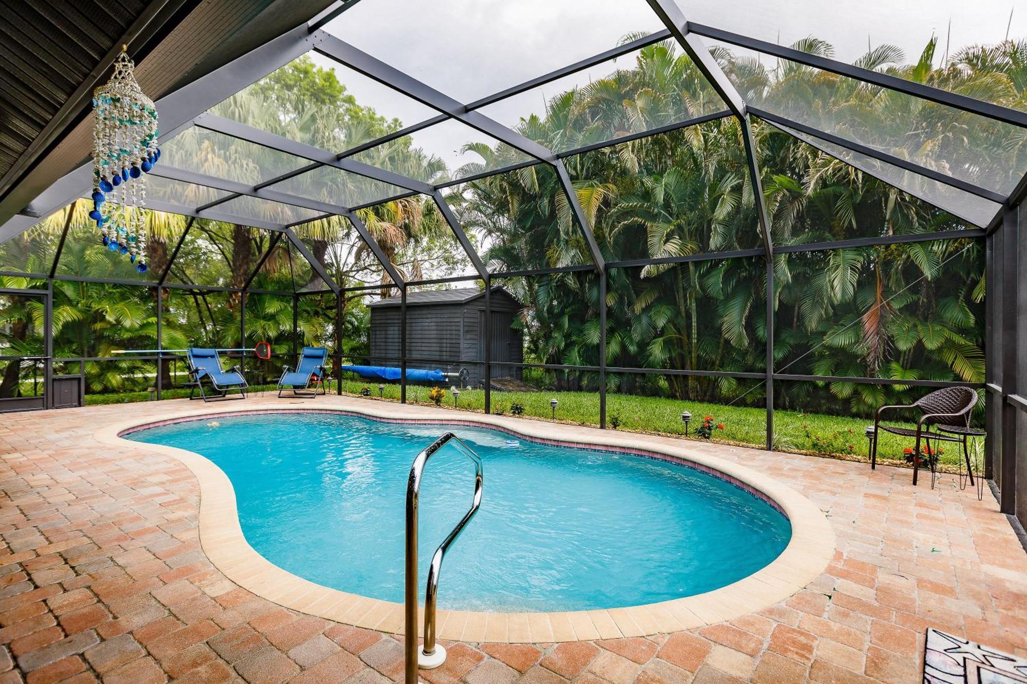 Sunny Oasis Getaway -Heated Pool-Mini Golf-Near Beach Нокомис Екстериор снимка
