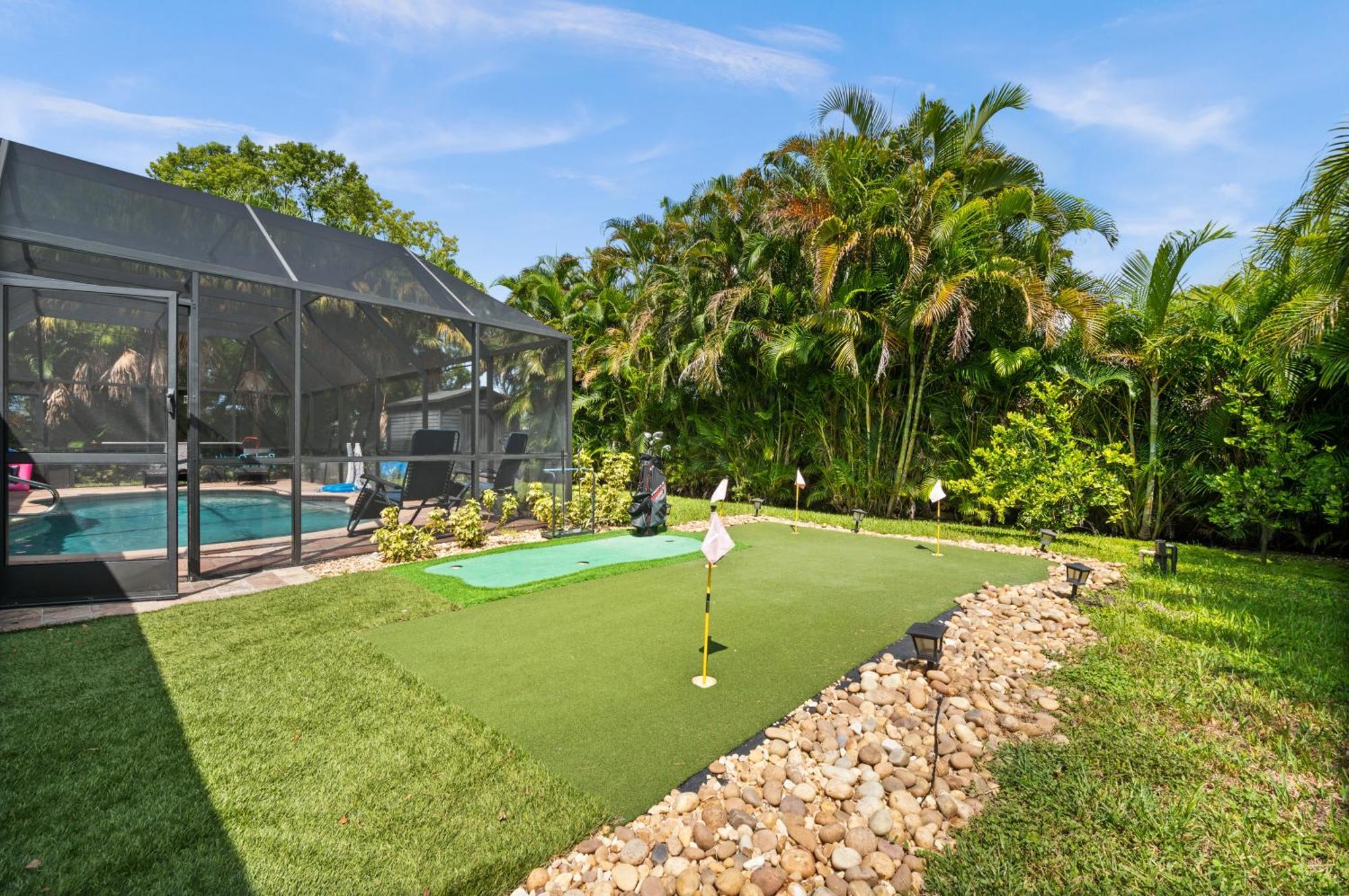 Sunny Oasis Getaway -Heated Pool-Mini Golf-Near Beach Нокомис Екстериор снимка